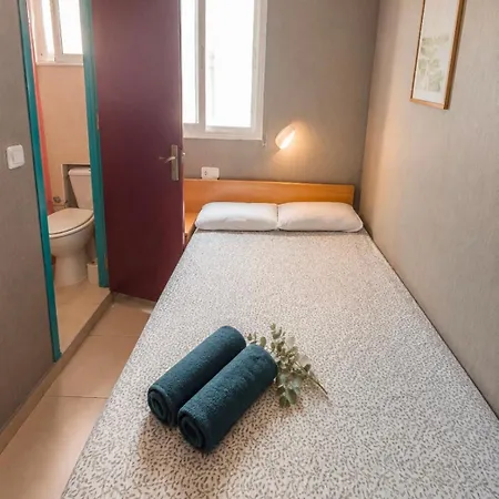 Giverola بيت ضيافة
